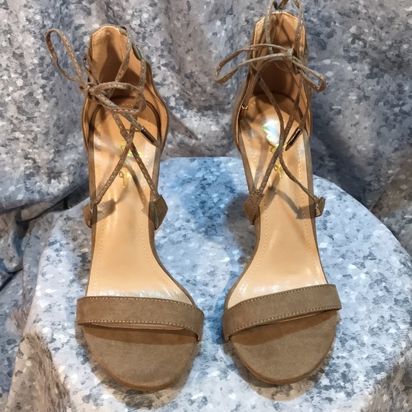 Women’s Lulu’s Size 7.5 Tan Fabric One Band 4” Heel Sandals with Ties - Picture 2 of 9